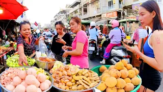 Best Cambodia Street Food - Sour Fruit, Noodles, Yellow Pancake, Snacks, & More at Local Market