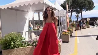 EXCLUSIVE : Beautiful Izabel Goulart walking on the croisette in Cannes