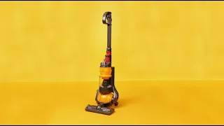 Casdon Dyson Ball Vacuum Cleaner | Handle and Battery Insertion