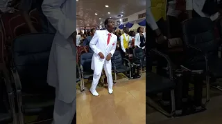 Son of Prophet danced exactly like Dr Paul Eneche and Bishop David Oyedepo. #dance #church #praise