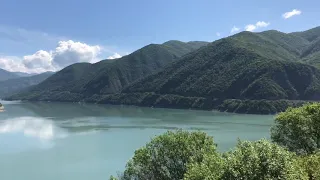 Грузия май 2019. Жинвальское водохранилище. Казбеги.