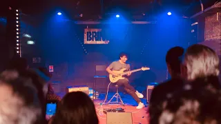 Pink Floyd - Comfortably Numb - Cover by Damian Salazar in concert