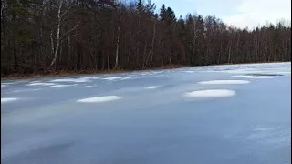 ВОТ ЭТО НАСЛУЗ! Мотобуксировщик Ураган способен на многое! Едем по озеру Игорь в Хвойнинском районе.