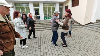 21.04.24г..."Надо было в Другую Влюбиться"... в Гомельском парке на танцполе...