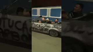 Marcus coxinha , carro fazendo manobras radicais e doidas, em cemitério de nova Iguaçu.