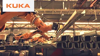 Heavy Duty KUKA Titan Robot Stacking Steel Beams