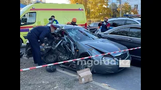 Мерседес на большой скорости влетел в Приору. Смертельное ДТП в Уральске