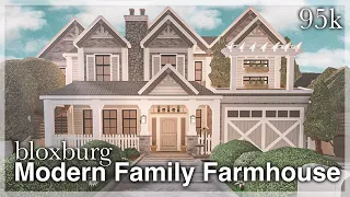 Bloxburg - Modern Family Farmhouse Speedbuild (exterior)