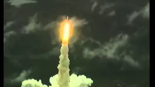 Longer video of 'Ariane 5' Rocket first launch failure/explosion