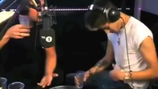 Zayn Malik plays Innuendo Bingo with Scott Mills on BBCR1 (FULL)