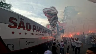 Torcida do Sâo Paulo Futebol clube faz um inferno na chegada do Tricolor no Morumbi