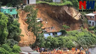 Crazy Footages: Massive Landslides Caught On Camera ▶4