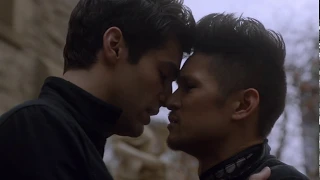 ALL MALEC KISSES S1 and S2