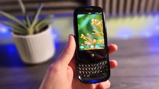 This was my first smartphone | Revisiting the Palm Pre in 2023