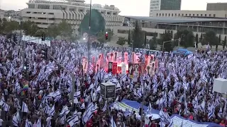 Israelis rally at Supreme Court ahead of historic hearing