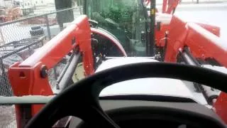 Kubota M108S drive