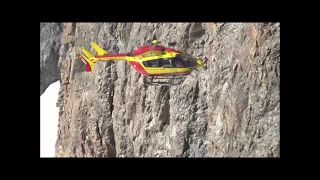 Sécurité Civile EC145 rescues climbers at La Tour Choisy, French Alps