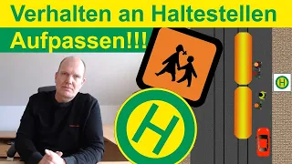 Richtiges Verhalten an Haltestellen.  Aufpassen in der Fahrprüfung bei Bussen mit Warnblinklicht.