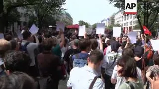 Several hundred protest outside Russian embassy against 'Pussy Riot' trial