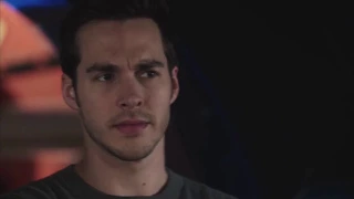 2x16 Kara & Mon-el #22