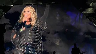 Carrie Underwood - Jesus Take The Wheel / How Great Thou Art (Live In New York)
