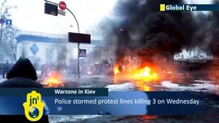 Kiev War Zone: Wall of fire separates police and protesters as violence rocks Ukrainian capital