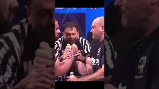 Levan Saginashvili STILL Beats Devon Larratt’s False Start #shorts #armwrestling #devonlarratt