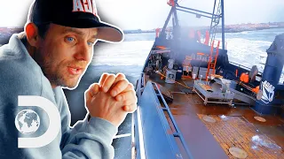 Captain Narrowly Avoids Smashing Into Harbour Walls During 10ft Swells | Deadliest Catch