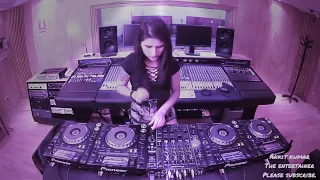 Rozz - Mixing on 4 CDJs