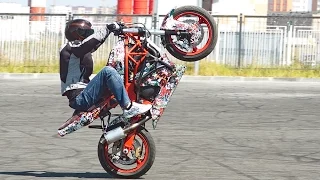 How to Do Wheelie on Motorcycle