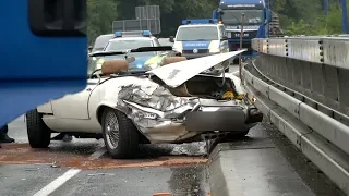 Unfall auf B68 bei Wallenhorst – Totalschaden am Oldtimer Jaguar E-Type