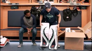 CHRIS DRIEGER unboxing his new kraken vaughn pads and gloves