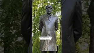 Могила и памятник Владимира Жириновского на Новодевичьем кладбище 2023