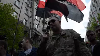 Фронтовик-доброволець під стінами Адміністрації Порошенка