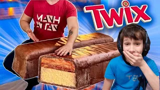 Vanzai: МЫ ПРИГОТОВИЛИ ОГРОМНЫЙ TWIX ВЕСОМ  В 220 КИЛОГРАММ РЕАКЦИЯ