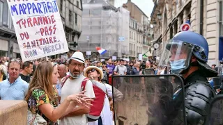 French police clash with Covid 'health pass' protesters in Paris • FRANCE 24 English