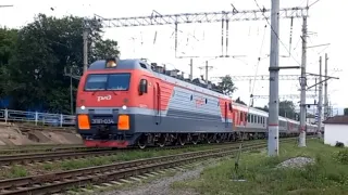Электровоз ЭП1П-034 с фирменным поездом №643С КисловодскーАдлер