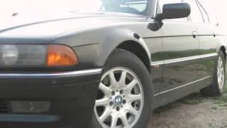 BIG BLACK BMW 7 E38 V8