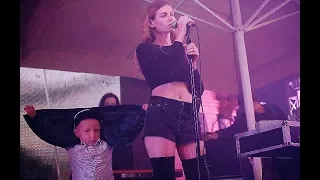 ЛУНА — Грустный дэнс / Нож / Лютики (live)