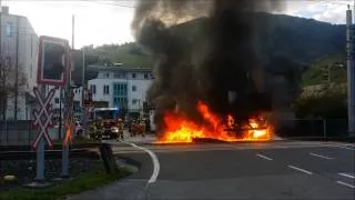 Einsatz LKW mit Kran in Oberleitung