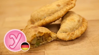 knusprige CURRY PUFF - frittierte Teigtaschen mit Curry Kartoffel Fleischfüllung oder vegetarisch