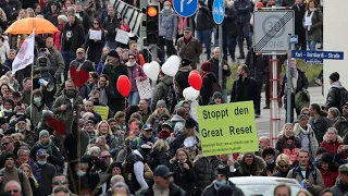 Ausschreitungen bei Querdenker-Protesten in Kassel | AFP