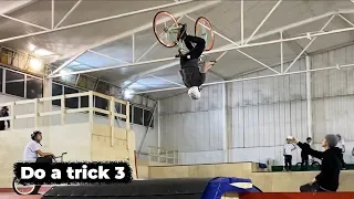 БЭКФЛИП НА ШОССЕЙНИКЕ | Раздаём запчасти и шмотки за трюки | BMX