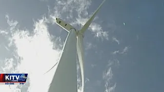 Hawaii legislators to decide how far off-shore wind farms will be from the coast