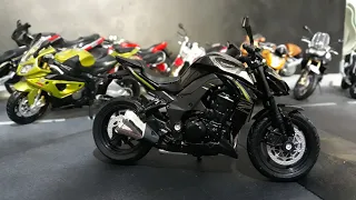 Miniatura Kawasaki Z1000R 2017 Welly 1:18