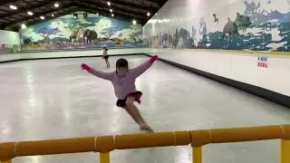 フィギュアスケートの大会に向けて練習(目標ダブルサルコウ！2級小学生)