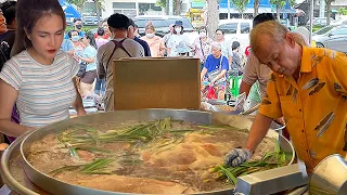 Huge Crowd at the Fried pork knuckle stall! Sold out Fast - cooked for 10 hours | Thai street food