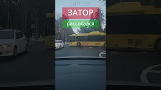 Пока затор рассосался сочленённый автобус просочился