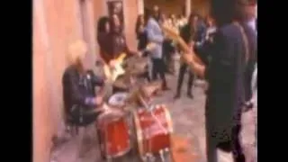 Guns n roses - rare Jammin' session. Godfather theme with Duff @ drums, Gilby @ bass !