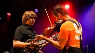 Old Crow Medicine Show invites 15 yo Wyatt Ellis to pick “Rocky Top” at World’s Fair Park Knoxville